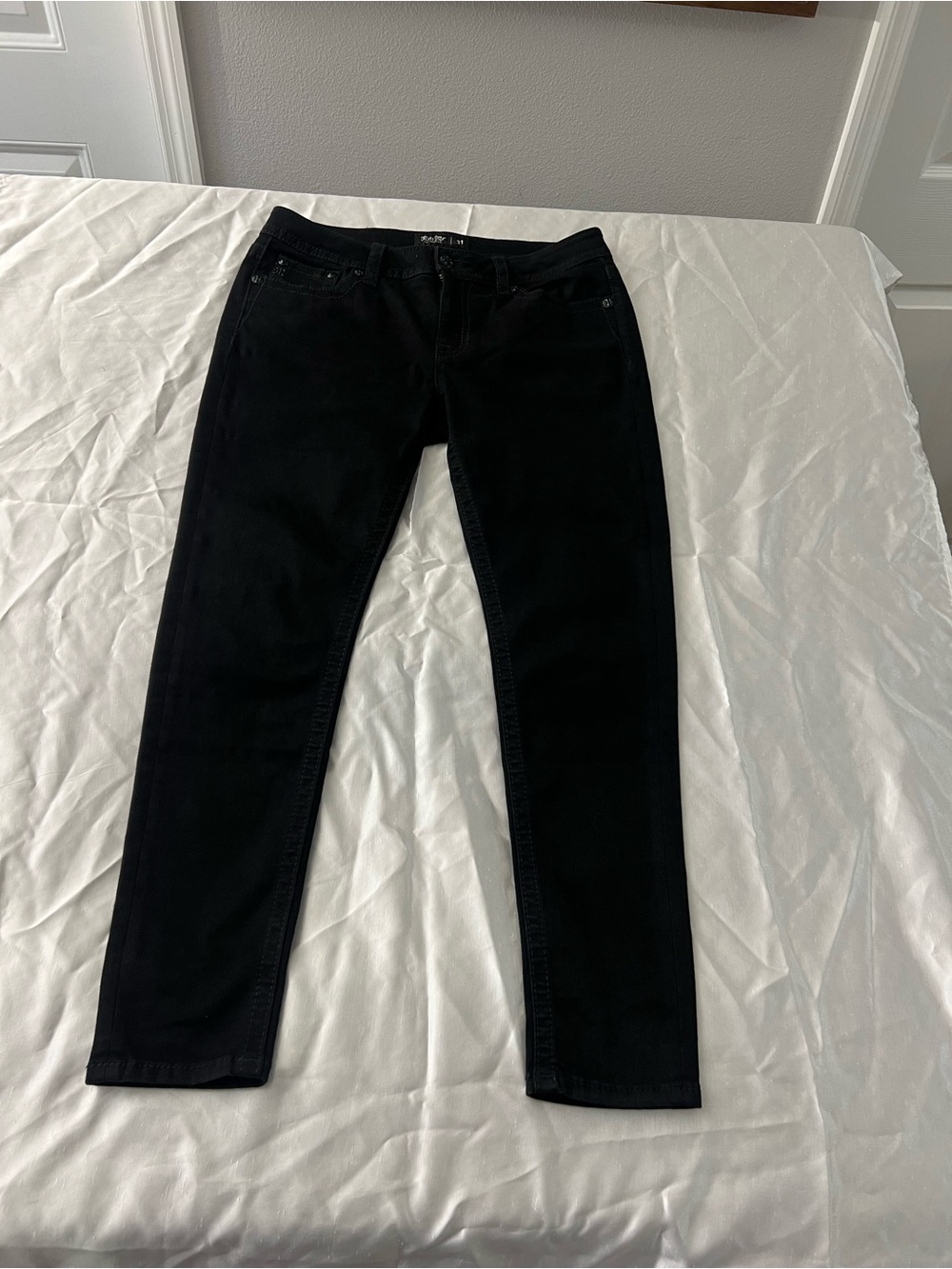Miss me 
 Mens Black Slim Jeans